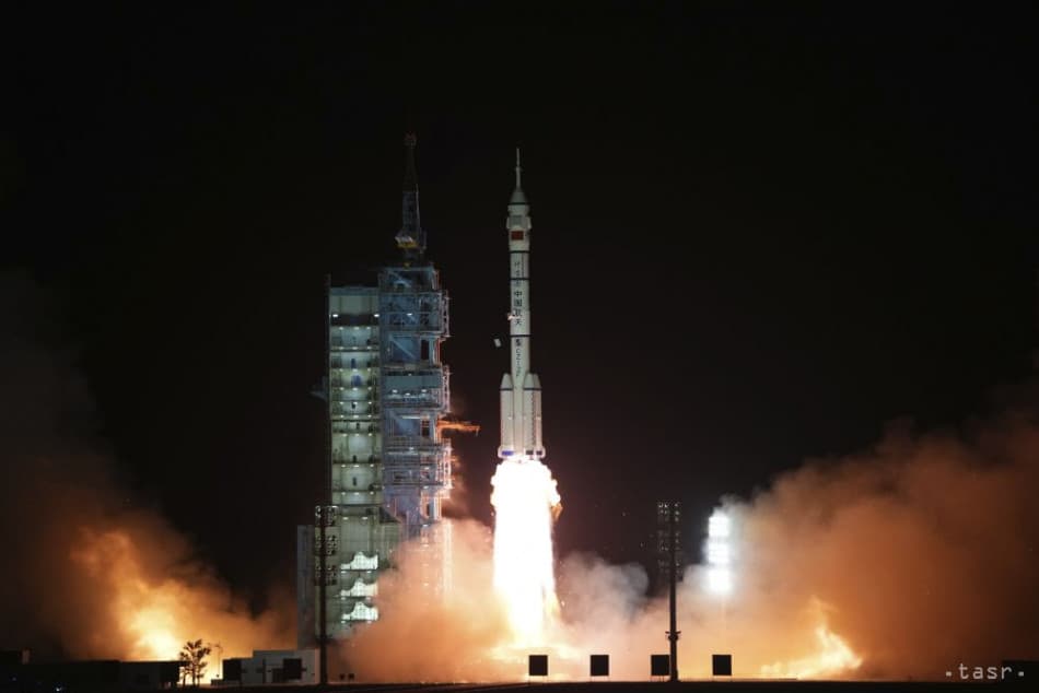 Újabb űrhajót indított Peking a kínai űrállomásra