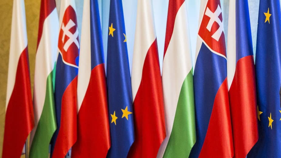 Lefújták a V4-es védelmi miniszterek budapesti találkozóját, a cseh és a lengyel fél sem hajlandó részt venni