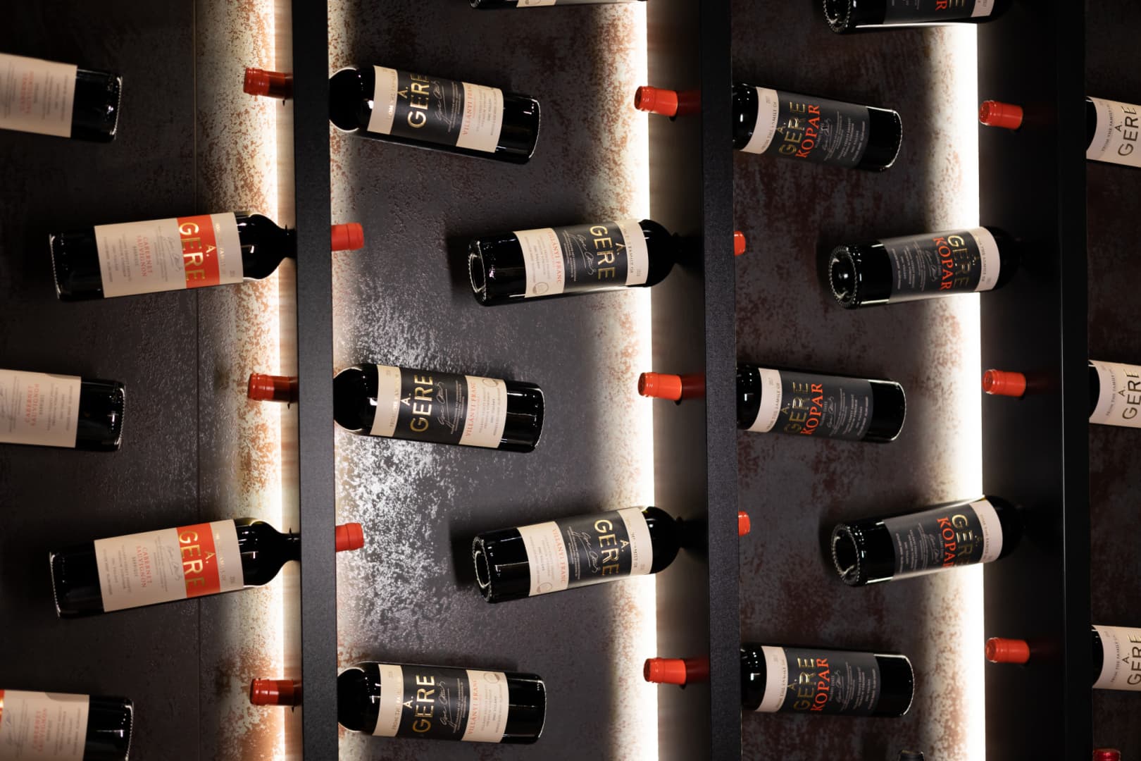 Egyedülálló borok, amelyek a világ nagyjai közt is megállják a helyüket – már a Csallóközben is elérhető!