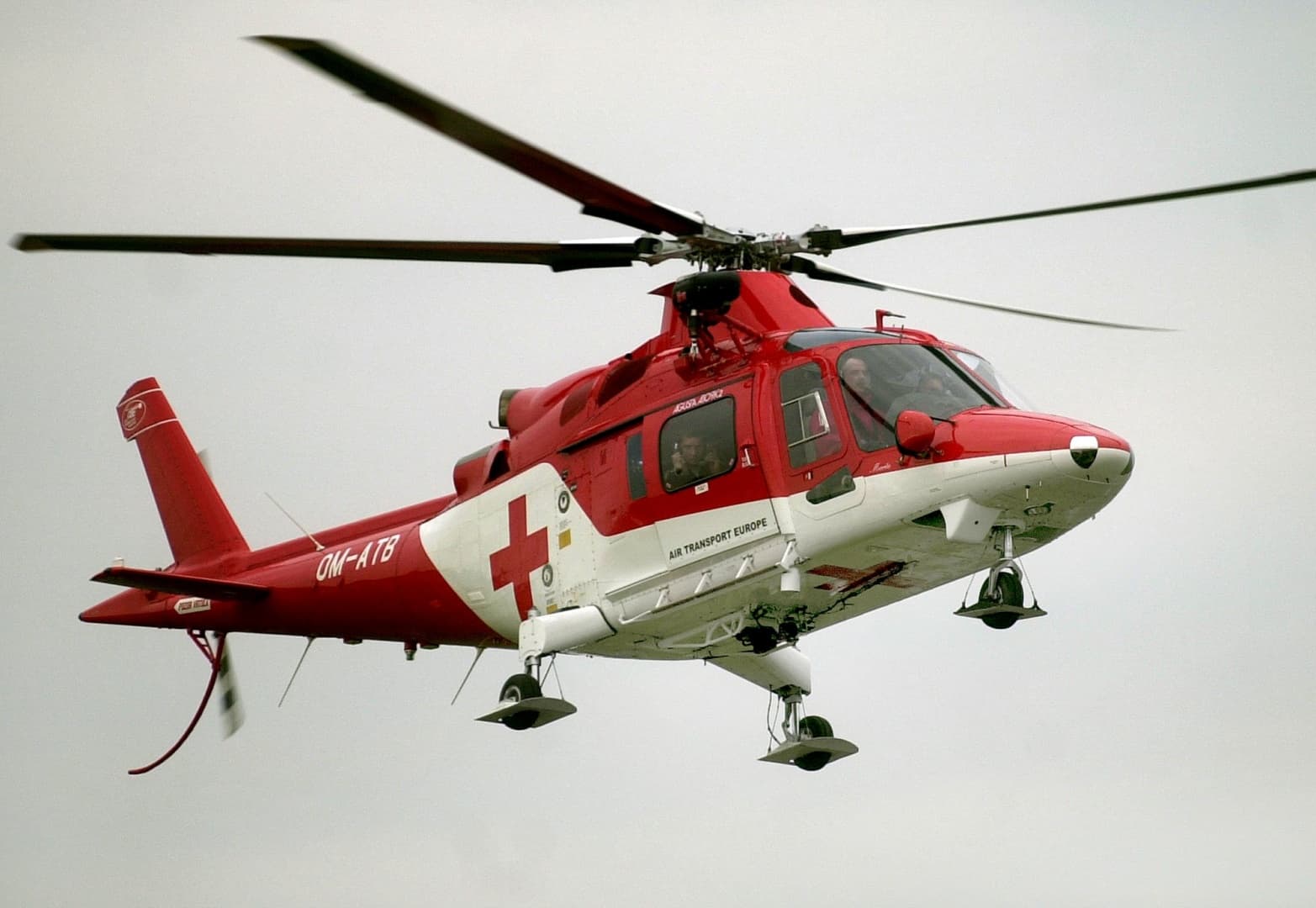 Robbanás történt egy hétvégi házban – kilencen megsérültek, két mentőhelikoptert riasztottak a helyszínre