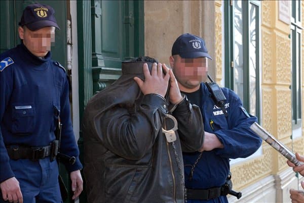 Gránátot dobtak a francia nagykövetség területére Athénban