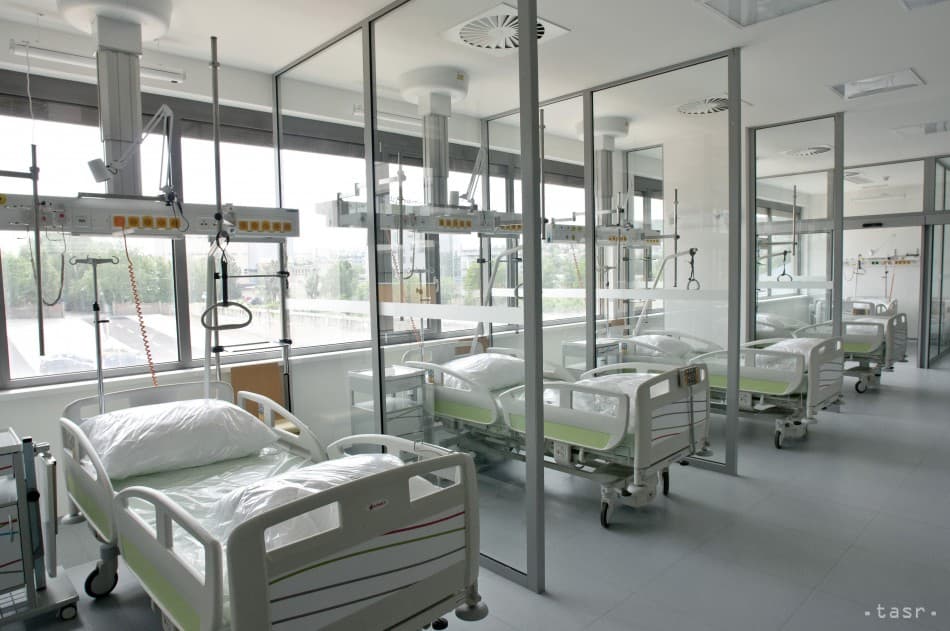 Súlyos vírusfertőzéssel kezelnek nyolc személyt az egyik szlovákiai kórházban!