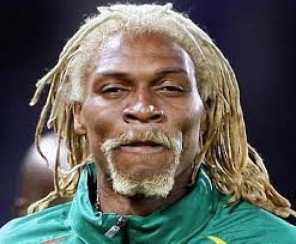 Agyvérzés miatt kómában fekszik a kameruni focista