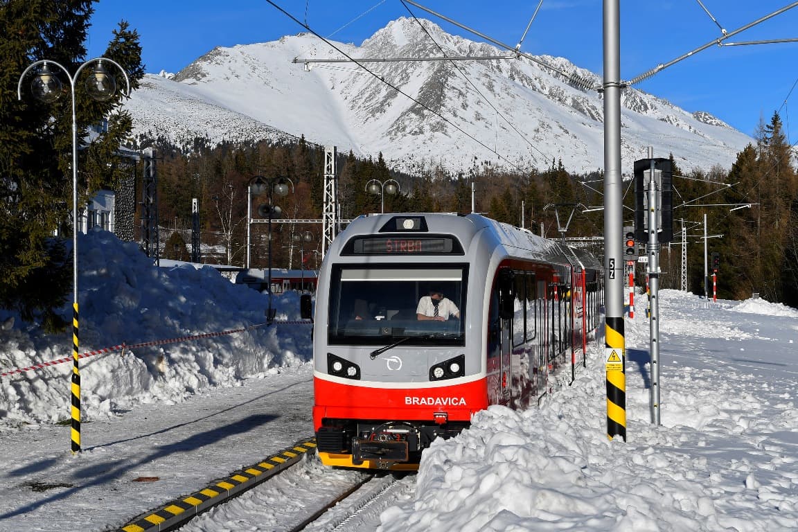 Átadták az új fogaskerekűt a Tátrában, svájci szerelvények szállítják az utasokat (FOTÓK)