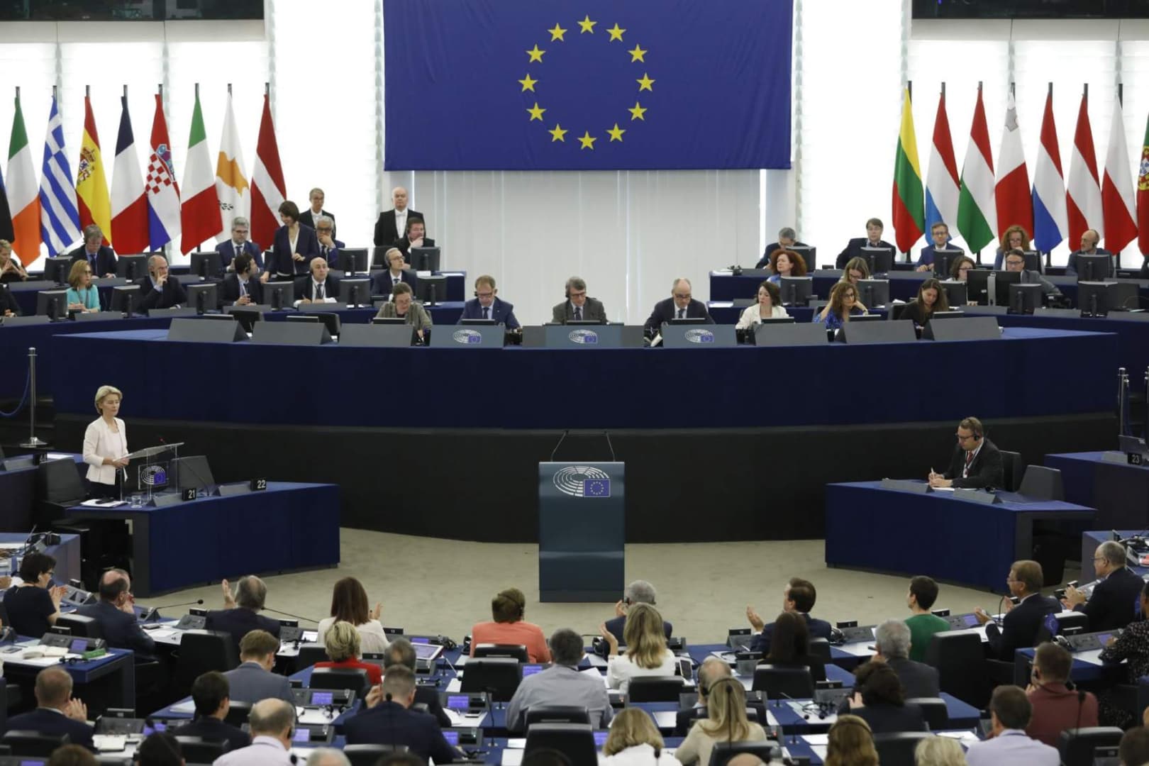 Megemelik az uniós parlament képviselőinek számát, 12 tagország osztozhat 15 új képviselői helyen