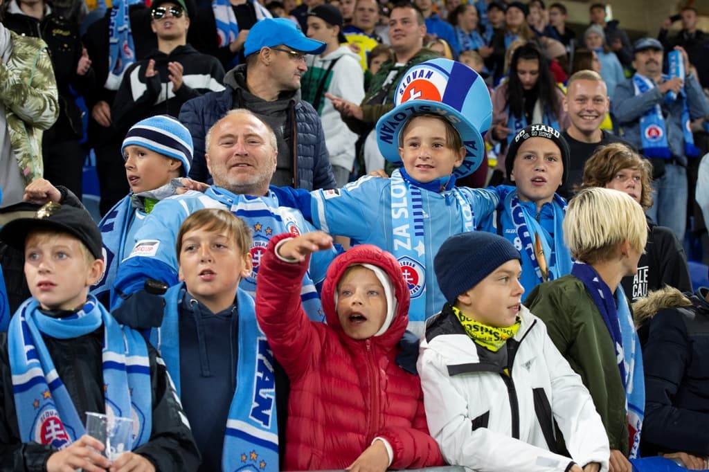 Büntetés ide vagy oda, hatezer gyerek szurkolt a Slovan-Besiktas EL-meccsen