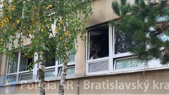Tűz ütött ki egy pozsonyi alapiskolában, az épületet kiürítették