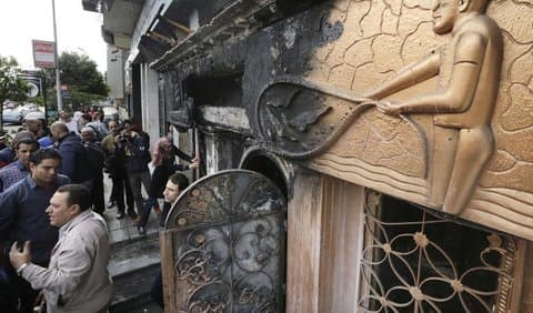 Merénylet egy kairói étterem ellen - rengeteg halott