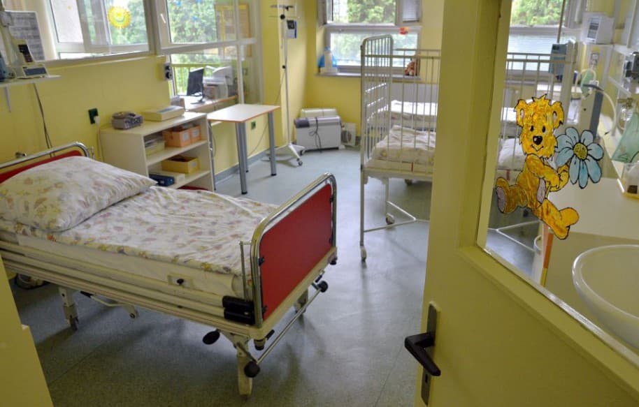 BOTRÁNY: Nem tudnak megegyezni a kórházak, hogy hol műtsék meg a 15 éves fiút, aki agydaganattal küzd