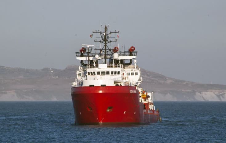 Két hajót is eltaláltak rakétával pénteken a Vörös-tengeren a jemeni lázadók