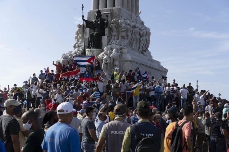 Több városban is a kormány ellen tüntettek Kubában