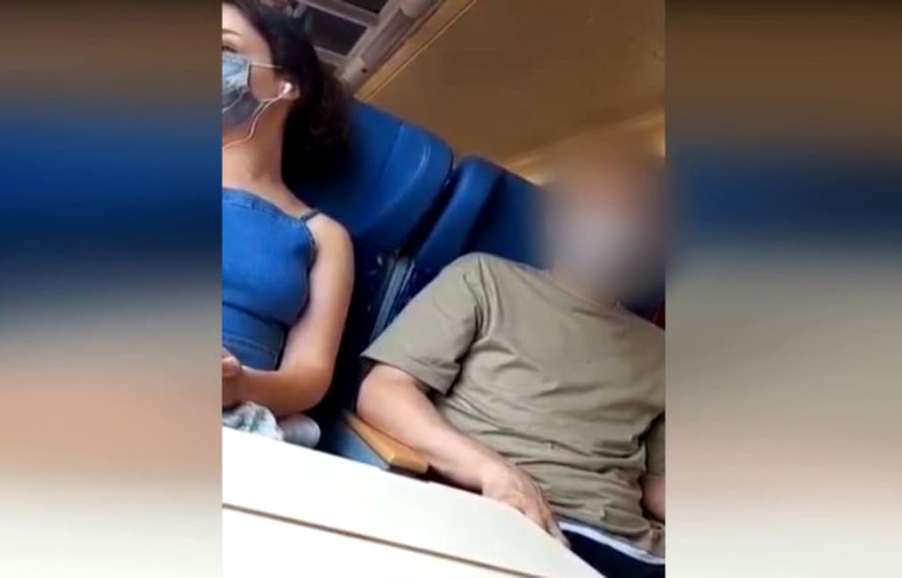 Elképesztő: fiatal lány előtt maszturbált egy férfi a vonaton