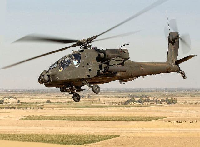 Lakott területre zuhant egy katonai helikopter