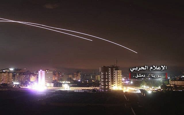 Izraeli légitámadás ért szíriai célpontokat Damaszkusz környékén