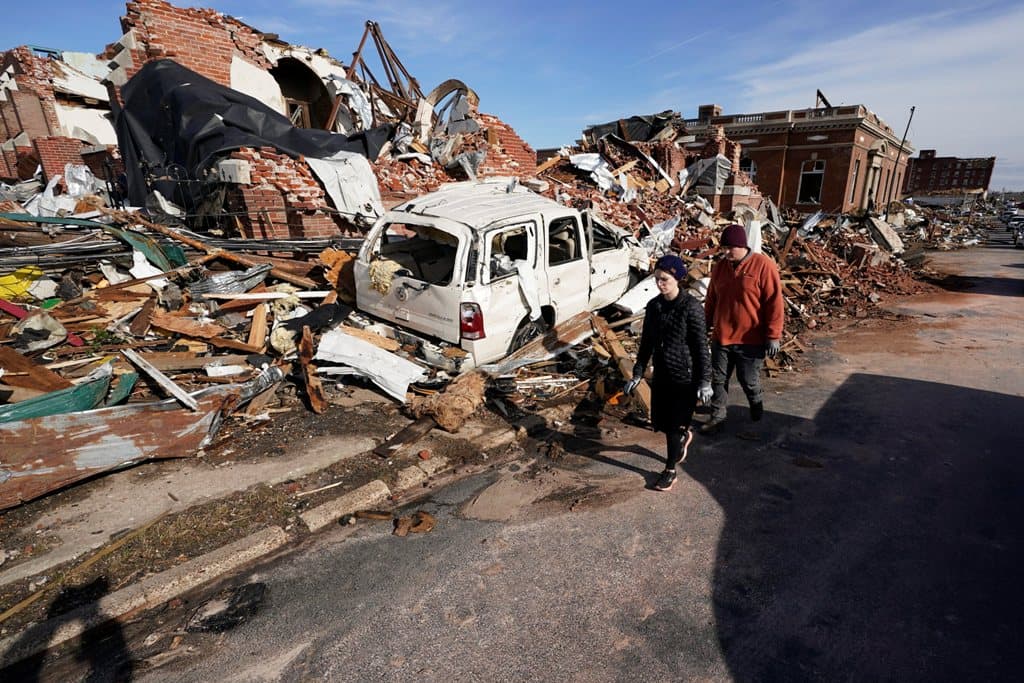 Katasztrófahelyzetet hirdettek ki a tornádók sújtotta Kentuckyban