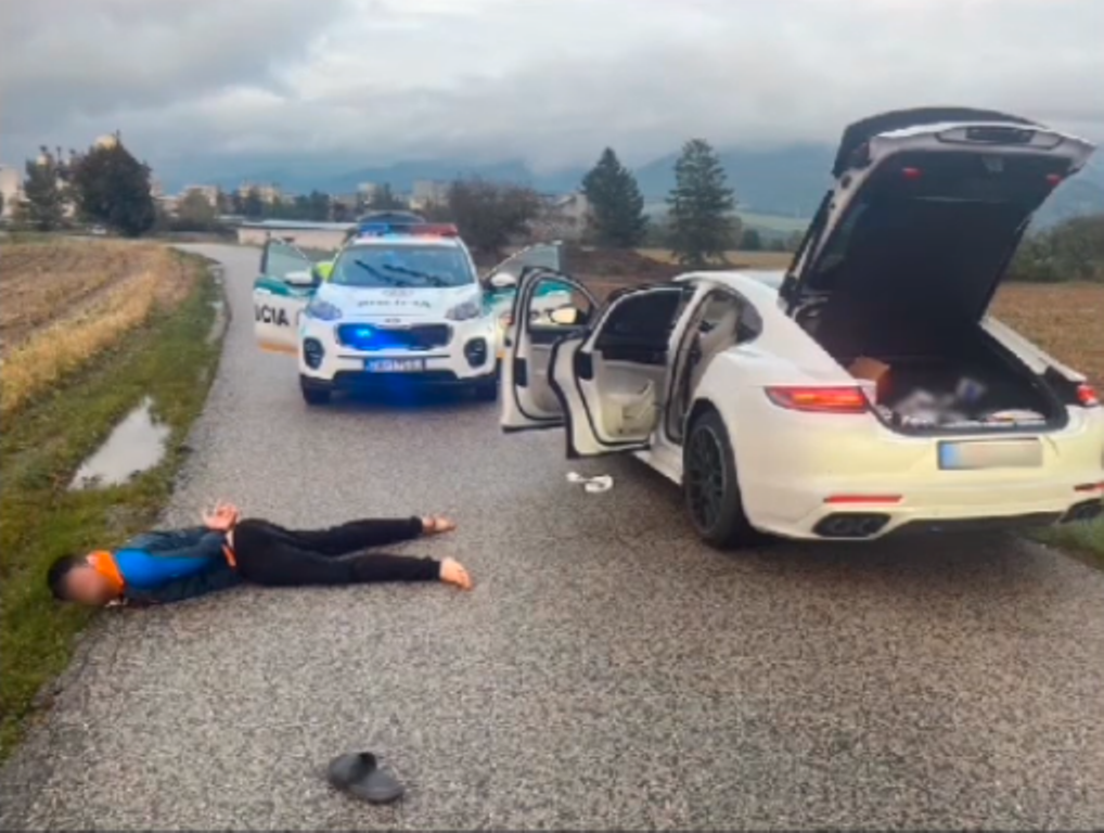 A több lóerő sem segített rajta – luxuskocsival próbált meglépni a zsaruk elől a fickó (VIDEÓ)