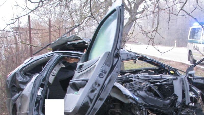 HALÁLOS BALESET: Kirepült az autóból a sofőr Marcelházánál