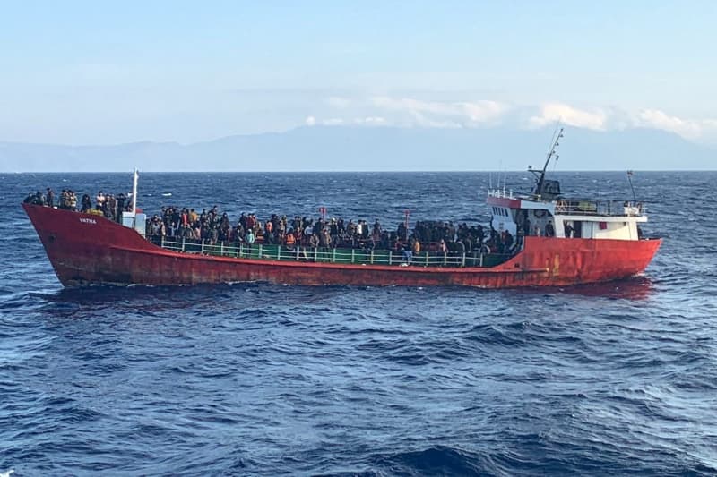 Csaknem száz illegális bevándorlót mentett ki a tengerből a görög parti őrség