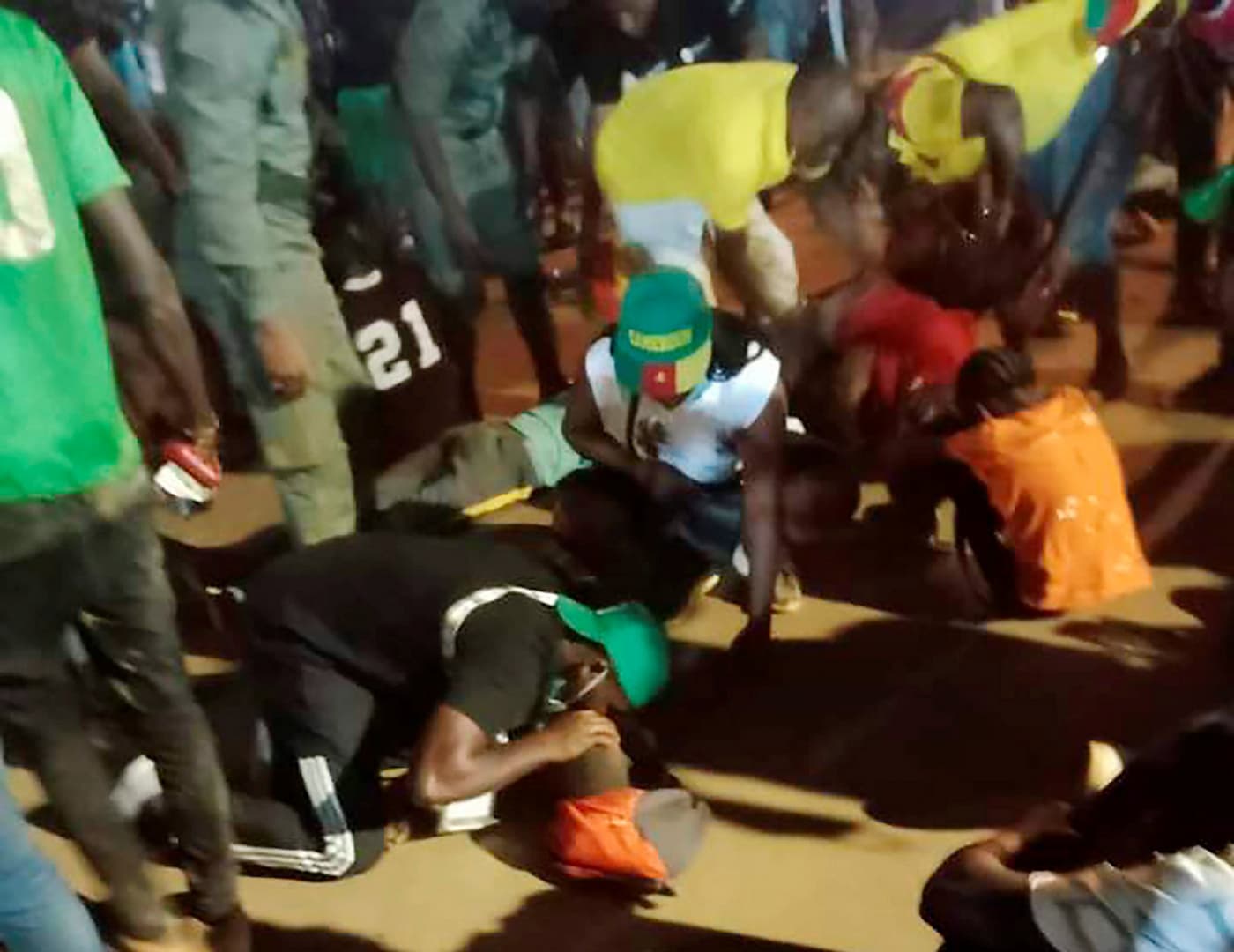 Afrika Kupa: Halottak és sebesültek a stadion előtti tragédiában