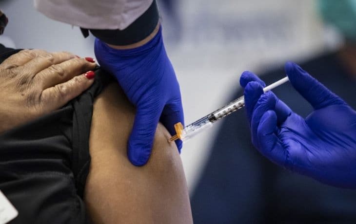Kubában engedélyezték egy hazai fejlesztésű vakcina vészhelyzeti alkalmazását
