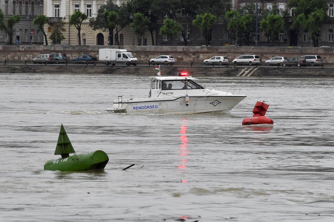 Dunai hajókatasztrófa: Emberi hiba okozhatta a balesetet, amelyben legalább heten meghaltak