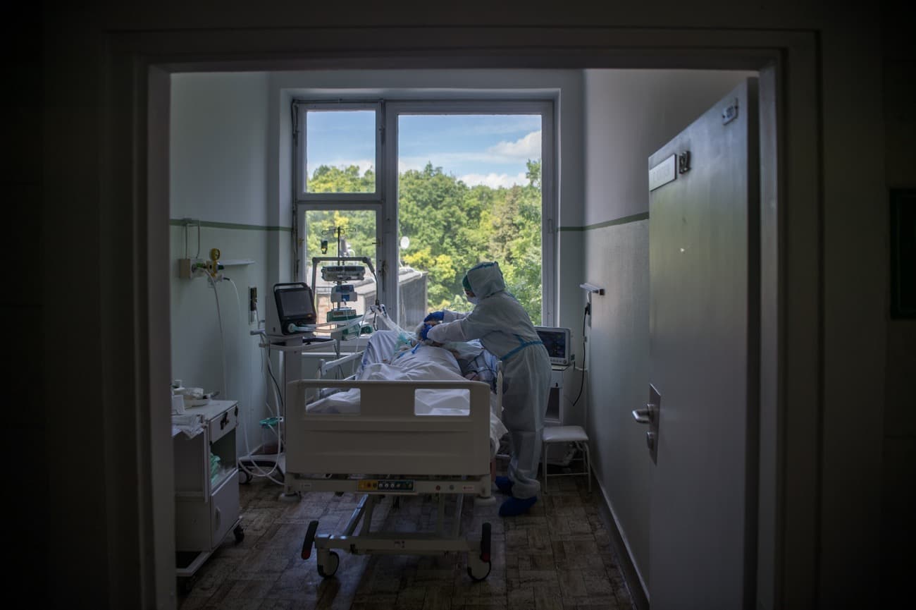 Koronavírus: 43-an meghaltak, 2291 fővel nőtt a fertőzöttek száma Magyarországon