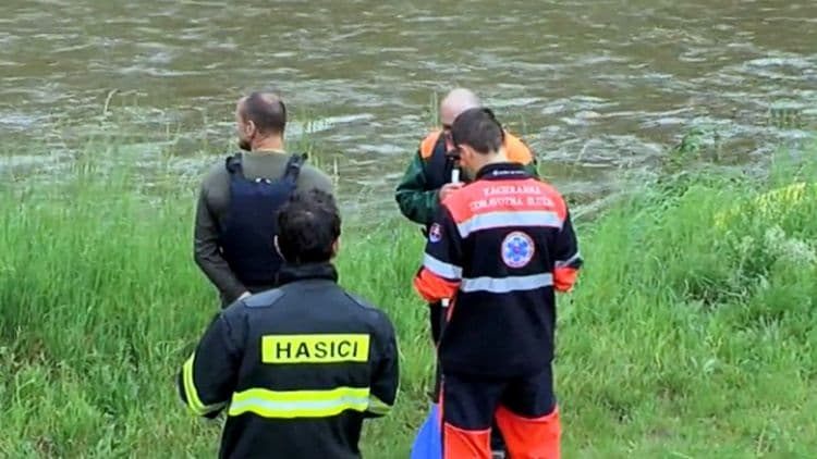 Belecsúszott a vízbe és megfulladt egy 9 éves fiú Magyarországon