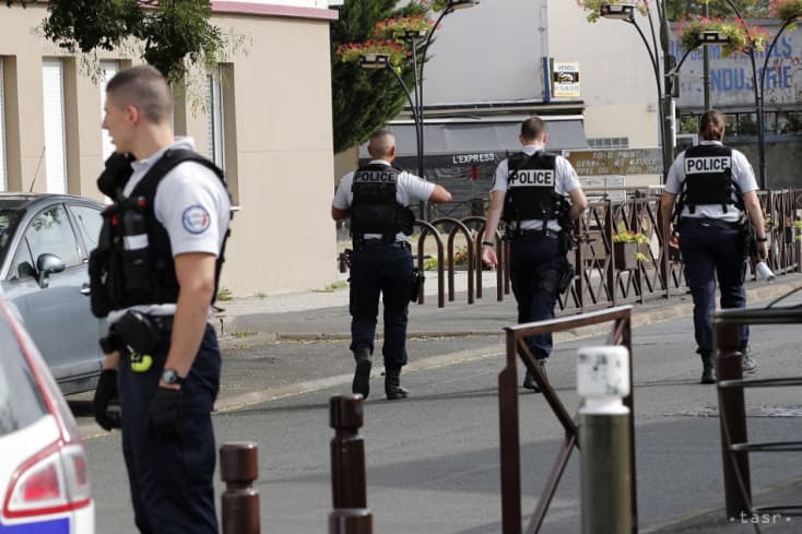 Rálőtt a rendőrség egy merénylettel fenyegetőző nőre Párizsban