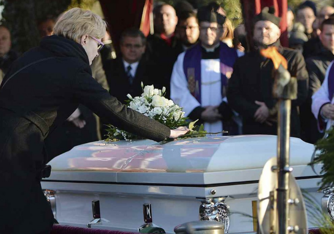 Megkezdődött a meggyilkolt gdanski főpolgármester temetése