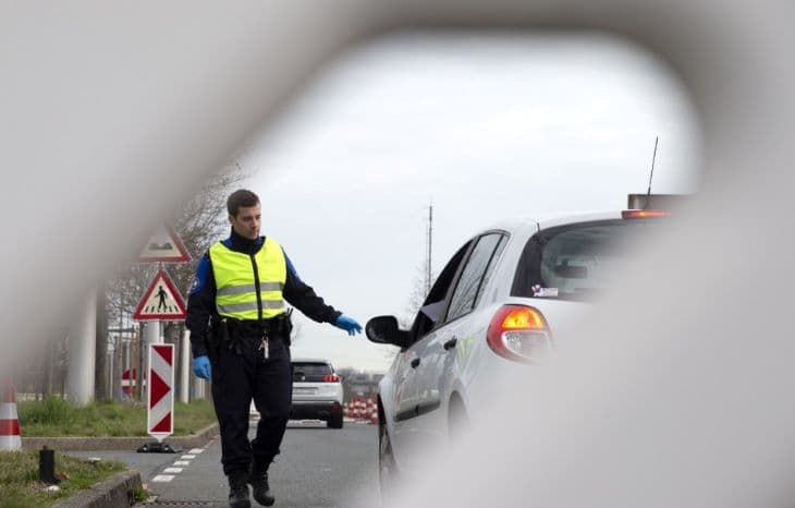 Csehország visszaállítja az ellenőrzéseket a Szlovákiával közös határátkelőhelyeken