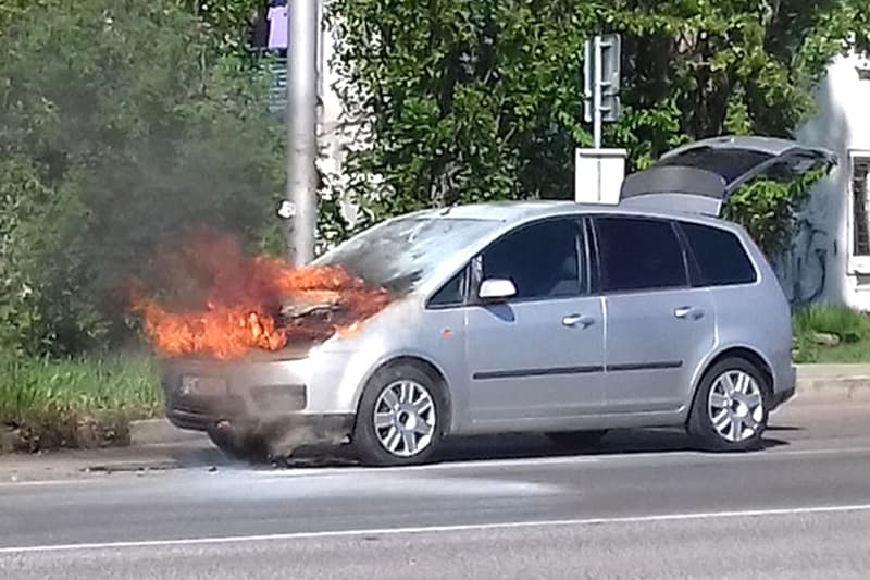 BORZALOM: Halálra égett egy férfi az autóban a baleset után