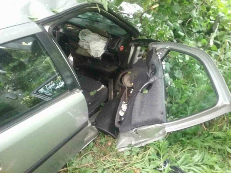 SÚLYOS BALESET: Árokba borult az autó, öten megsérültek!