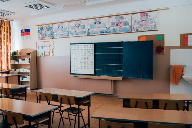 Már 13 iskolát zártak be Szlovákiában a koronavírus-járvány miatt