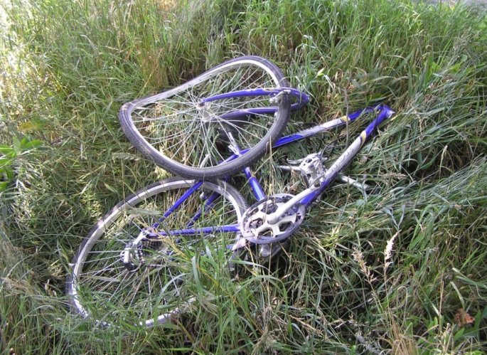 Elesett a biciklijével a fiatal kerékpáros - az esés után nem emlékezett arra, mi történt vele