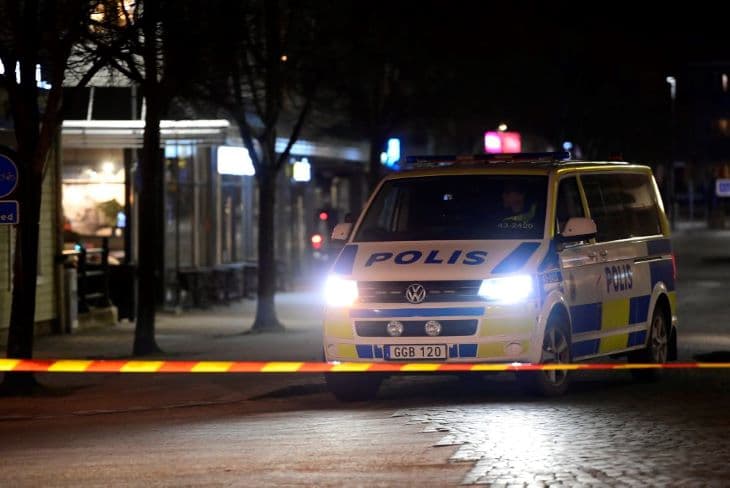 Elmeorvosi vizsgálatnak vetik alá a svédországi utcai késeléssel gyanúsított férfit