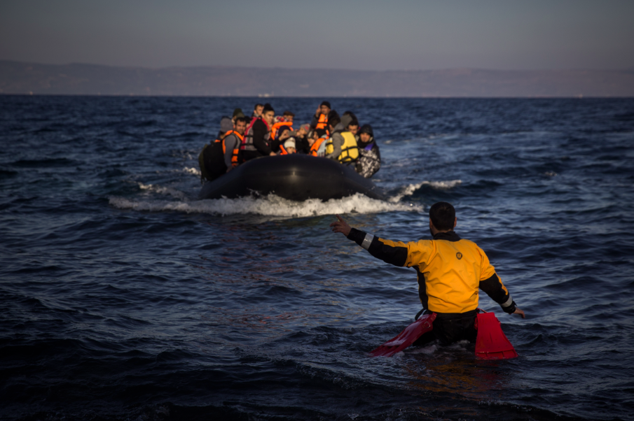 Menekülteket szállító csónak süllyedt el az Égei-tengeren, többen meghaltak