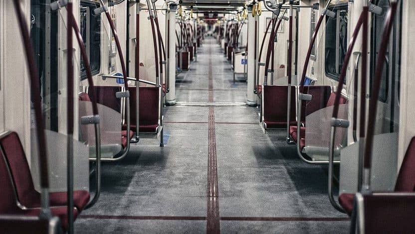 Csaknem két és fél évre ítéltek egy bloggert, aki járványpánikot keltett a metróban