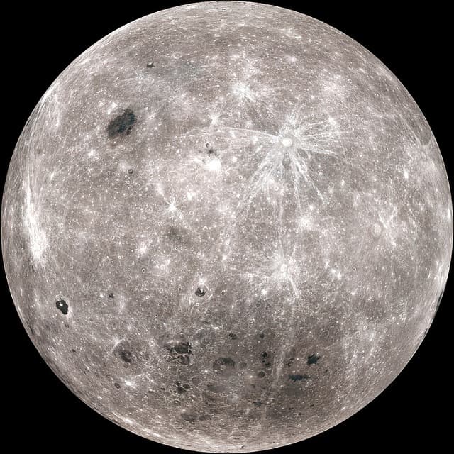 Megkezdte Hold körüli keringését a Csandraján-2 indiai űrszonda