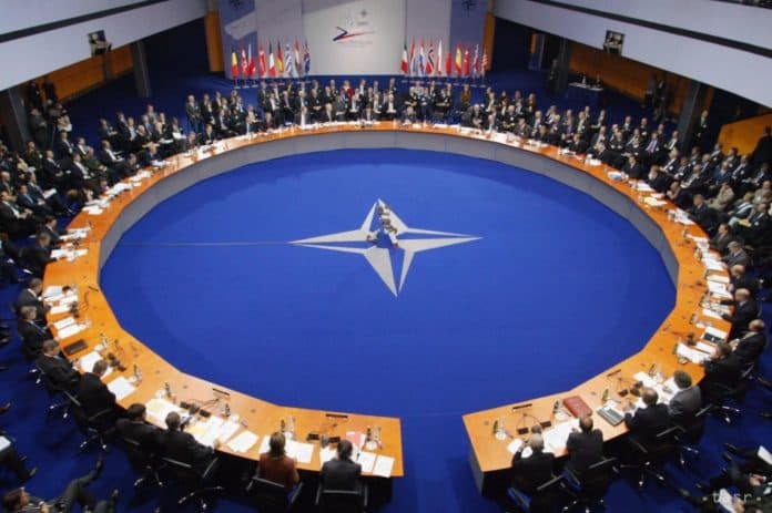 Jóváhagyta Finnország és Svédország NATO-csatlakozását a védelmi bizottság