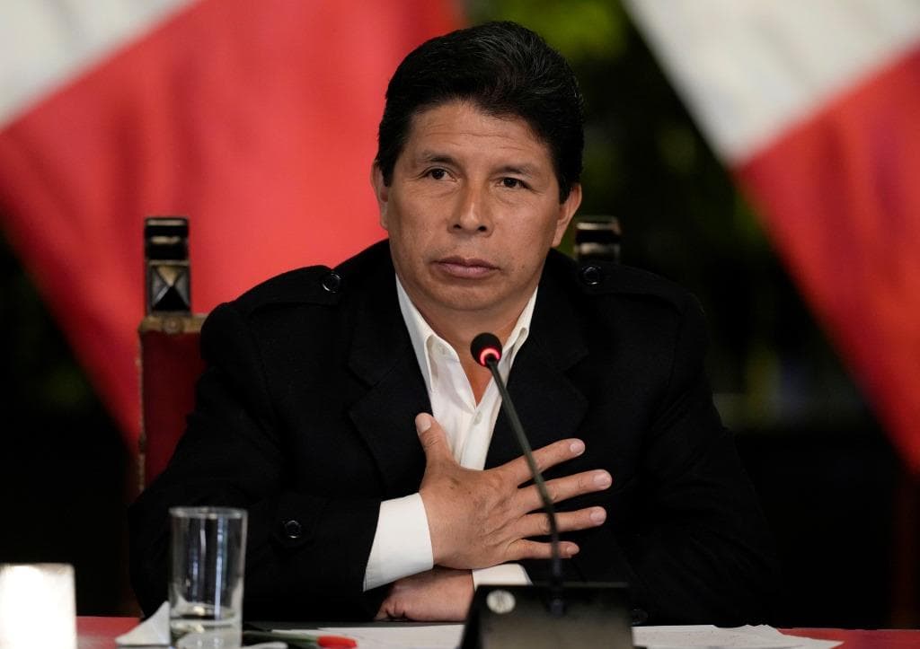 Lesittelték a perui elnököt, aki megpuccsolta volna a leváltását!