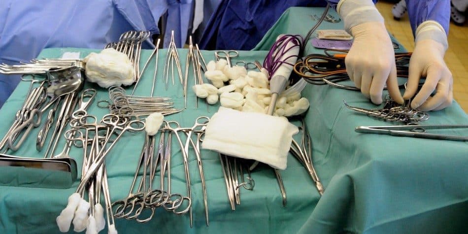 Rekord ideig, 143 napig alkalmaztak műtüdőt egy transzplantációra váró nőnél egy prágai kórházban