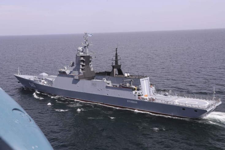 Az ukránok egy tengeri drónnal alaposan odasóztak egy orosz hadihajónak (VIDEÓ)