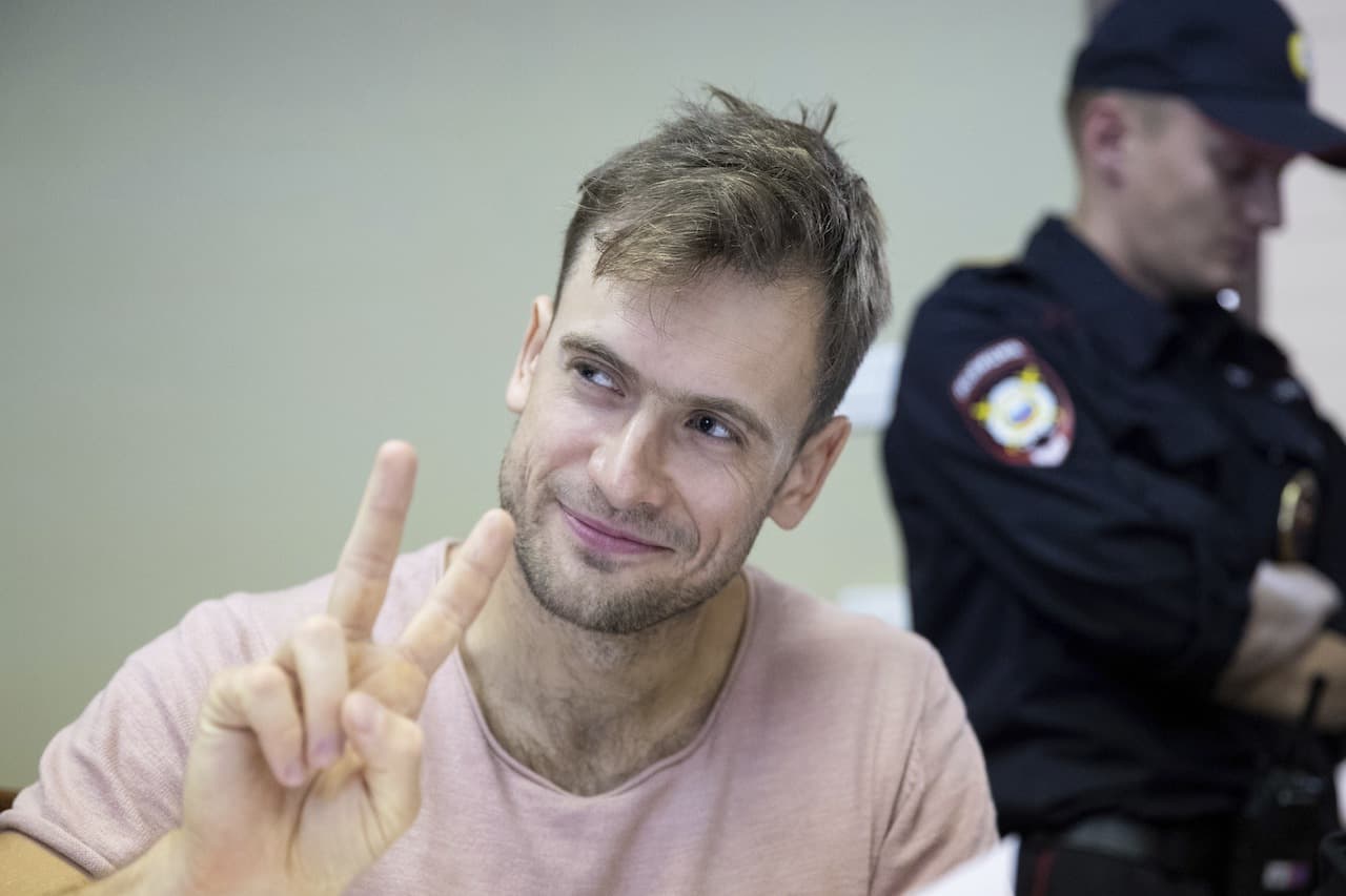 Azért mérgezhették meg a Pussy Riot tagját, mert három orosz újságíró halála ügyében nyomozott