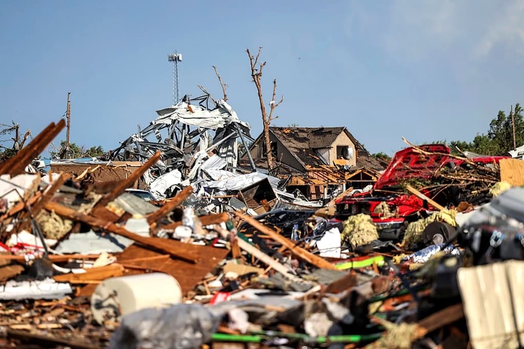 Újabb tornádó pusztított Texasban, legalább hárman meghaltak