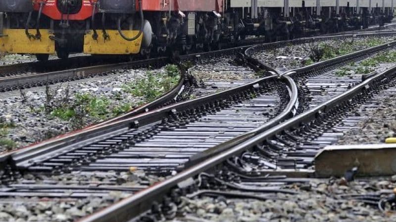 TRAGÉDIA: Fiatal férfi feküdt a vonat elé Pozsonyban