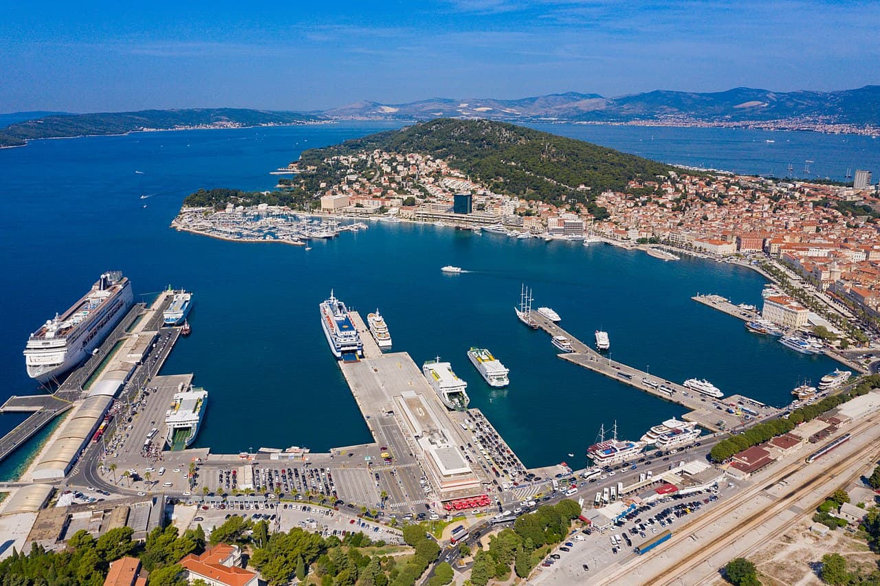 Turistákat szállító kirándulóhajó süllyedt el a horvát tengerpartnál!