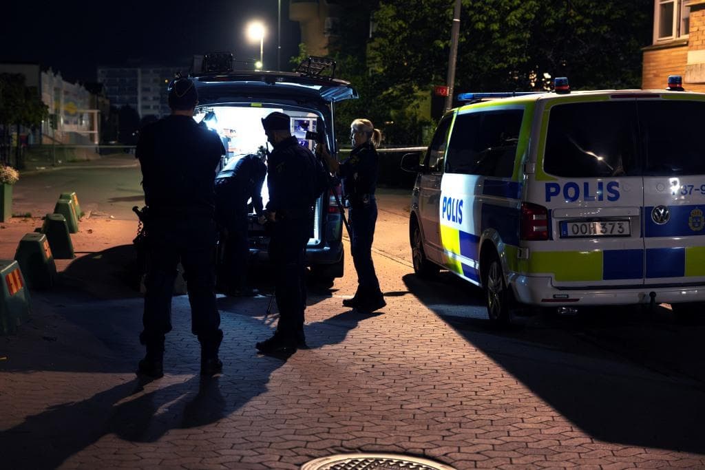 Bandaháborúk miatt három ember halhatott meg lövöldözésben és robbantásban Svédországban