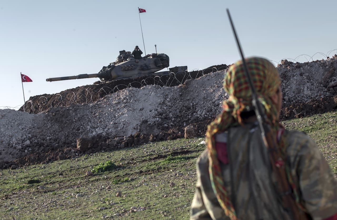A kurd mesterlövész átlőtt a határon, és megölt egy török katonát