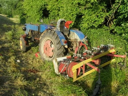 BALESETEK: Mentőhelikoptert riasztottak Tonkházához, traktorral ütközött egy autó Nagymegyer és Alistál között