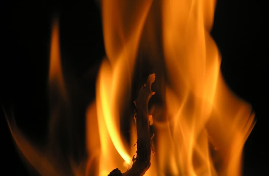 Lángok martalékává vált a 150 ezer eurós markoló